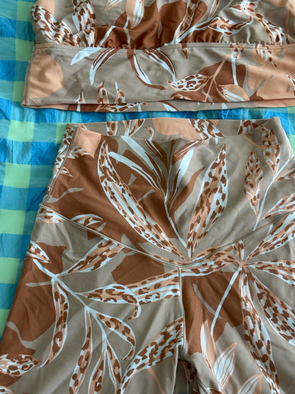 aerie Cream and Brown Floral Athletic Set - Picture 2 of 5